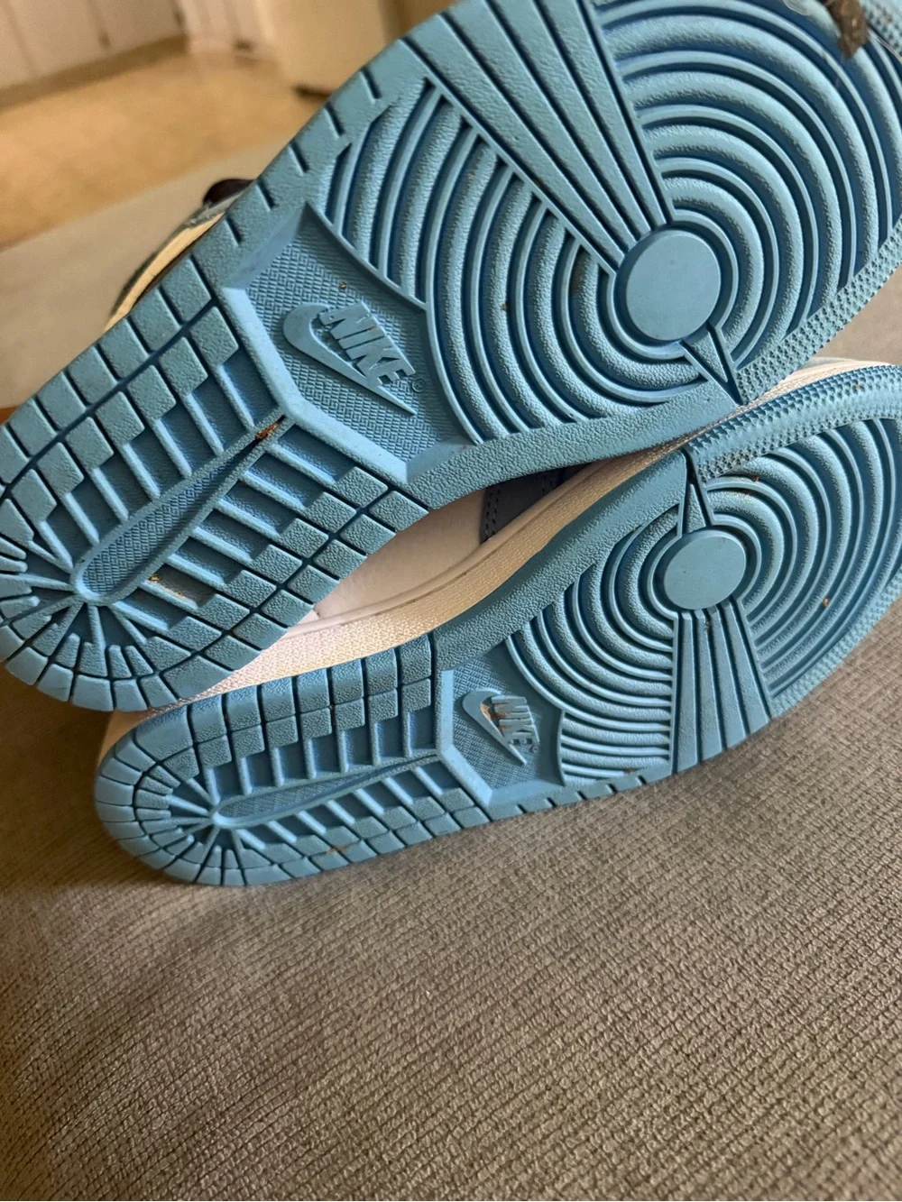 Nike Kids High-Top Sneakers in Light Blue, White and Black
